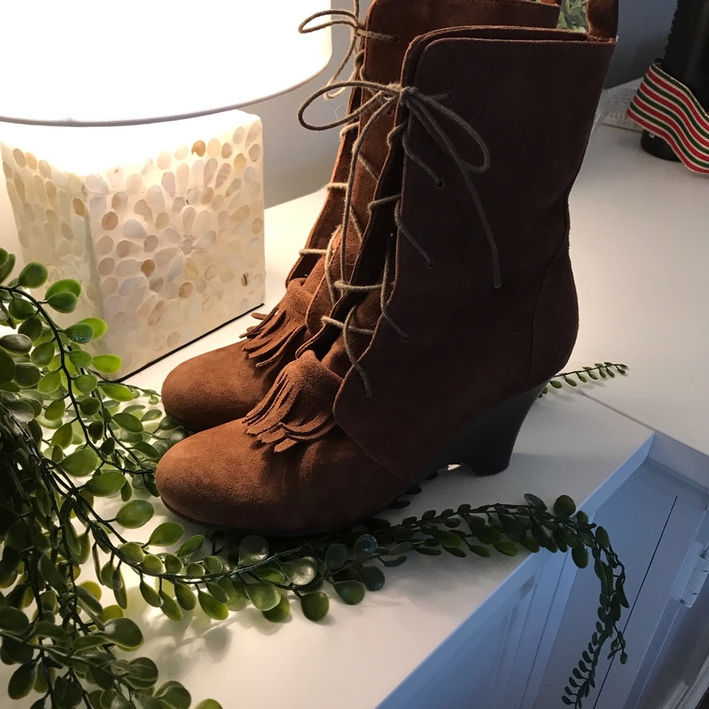 GINGER GOFF lace up boots, hardly worn. Wedge heel. Size 6 brown suede.